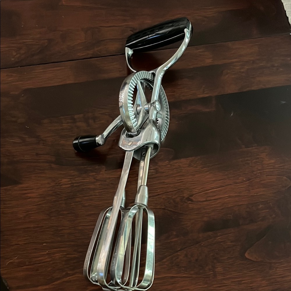 EKCO hand mixer. Stainless steel